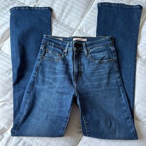 Levi’s 725 High Rise Bootcut Women’s Jean